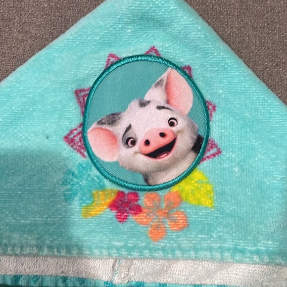 Disney Moana Hooded Towel - Picture 10 of 11